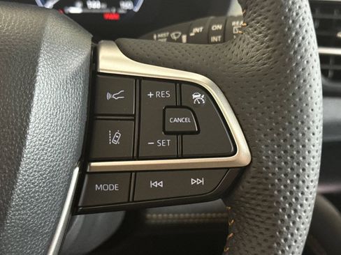 New 2026 Toyota Sienna XLE Woodland Edition AWD/4WD image 31