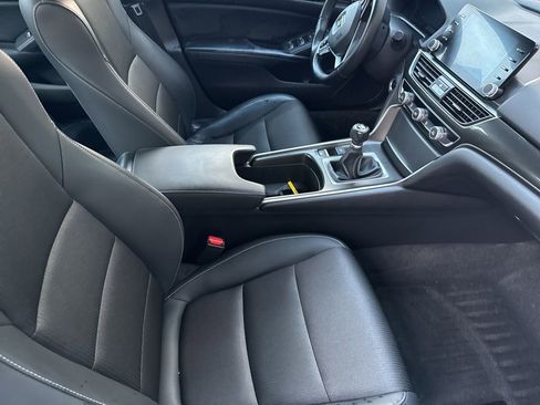 Used 2018 Honda Accord Sport image 12