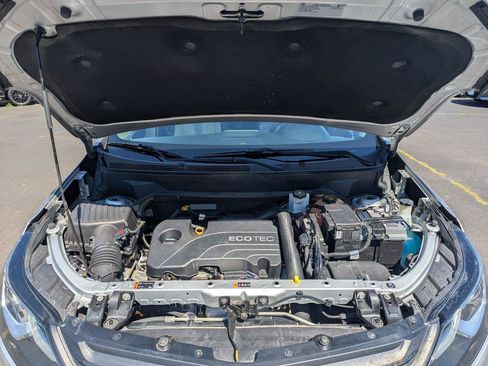 Used 2018 Chevrolet Equinox LS AWD/4WD image 32