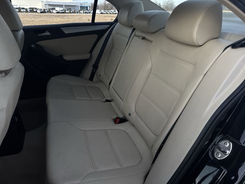 Used 2013 Volkswagen Jetta SE image 23