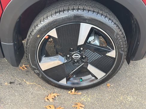 New 2026 Nissan Kicks SR w/ SR Premium Package image 9