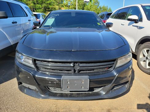 Used 2016 Dodge Charger R/T RWD image 2
