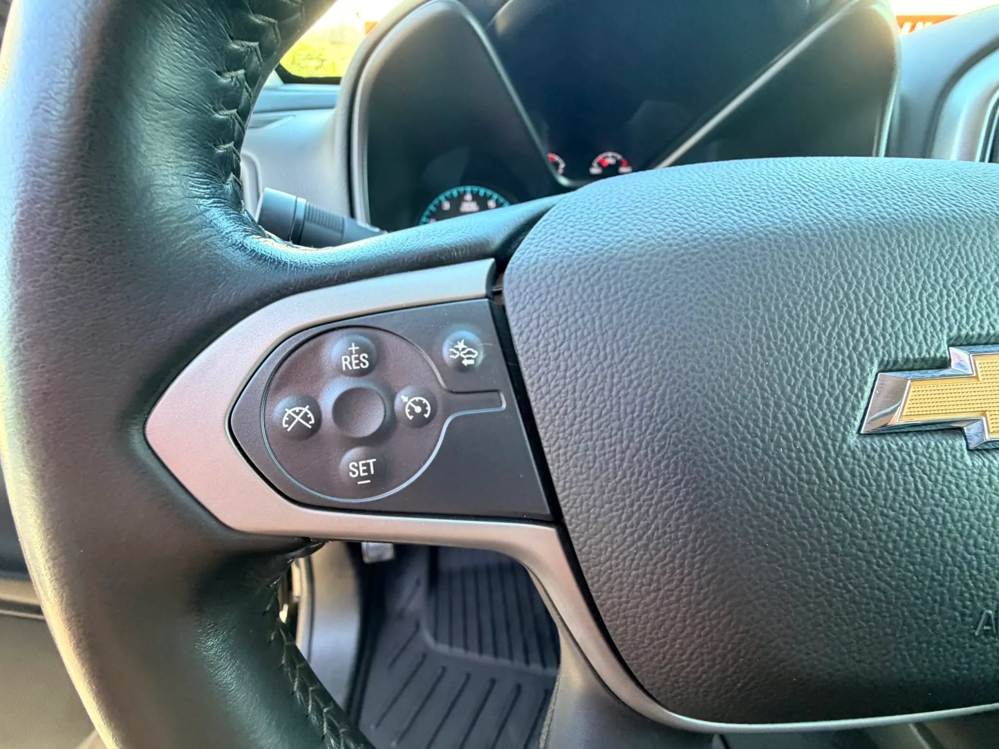 Used 2022 Chevrolet Colorado LT w/ Safety Package AWD/4WD image 12