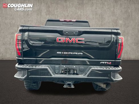 Used 2024 GMC Sierra 2500 AT4 w/ Technology Package AWD/4WD image 6