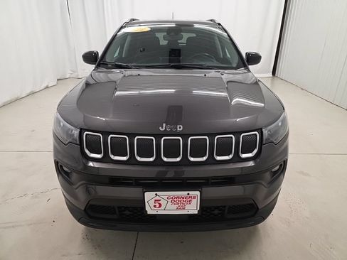 Used 2022 Jeep Compass Latitude w/ Convenience Group AWD/4WD image 8