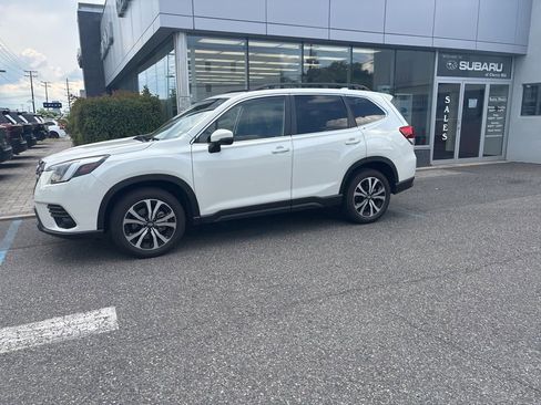 Used 2023 Subaru Forester Limited AWD/4WD image 8