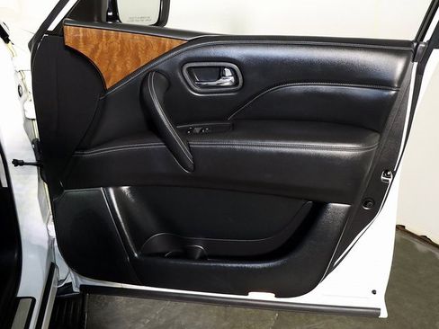 Used 2019 INFINITI QX80 Luxe image 35