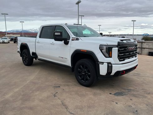 Used 2024 GMC Sierra 2500 AT4 w/ AT4 Premium Plus Package image 7
