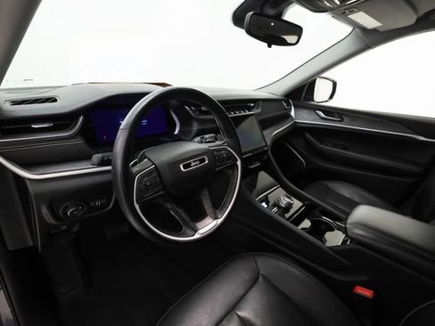 Used 2022 Jeep Grand Cherokee L Limited image 11