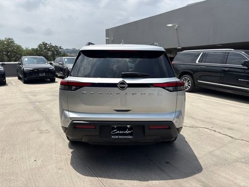 Used 2025 Nissan Pathfinder SV FWD image 7
