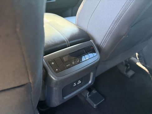 Used 2025 Nissan Pathfinder SV FWD image 24