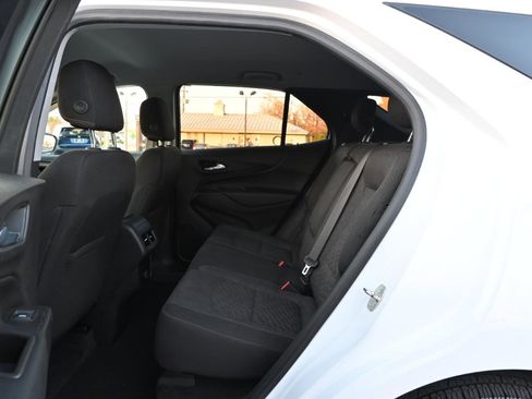 Used 2018 Chevrolet Equinox LT image 18