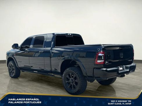 Used 2022 RAM 2500 Limited w/ Night Edition AWD/4WD image 4