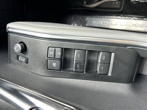 New 2026 Toyota Highlander Limited AWD/4WD image 19