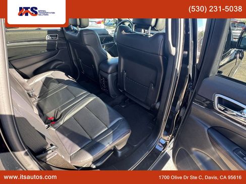 Used 2018 Jeep Grand Cherokee Trailhawk w/ Trailhawk Luxury Group image 11