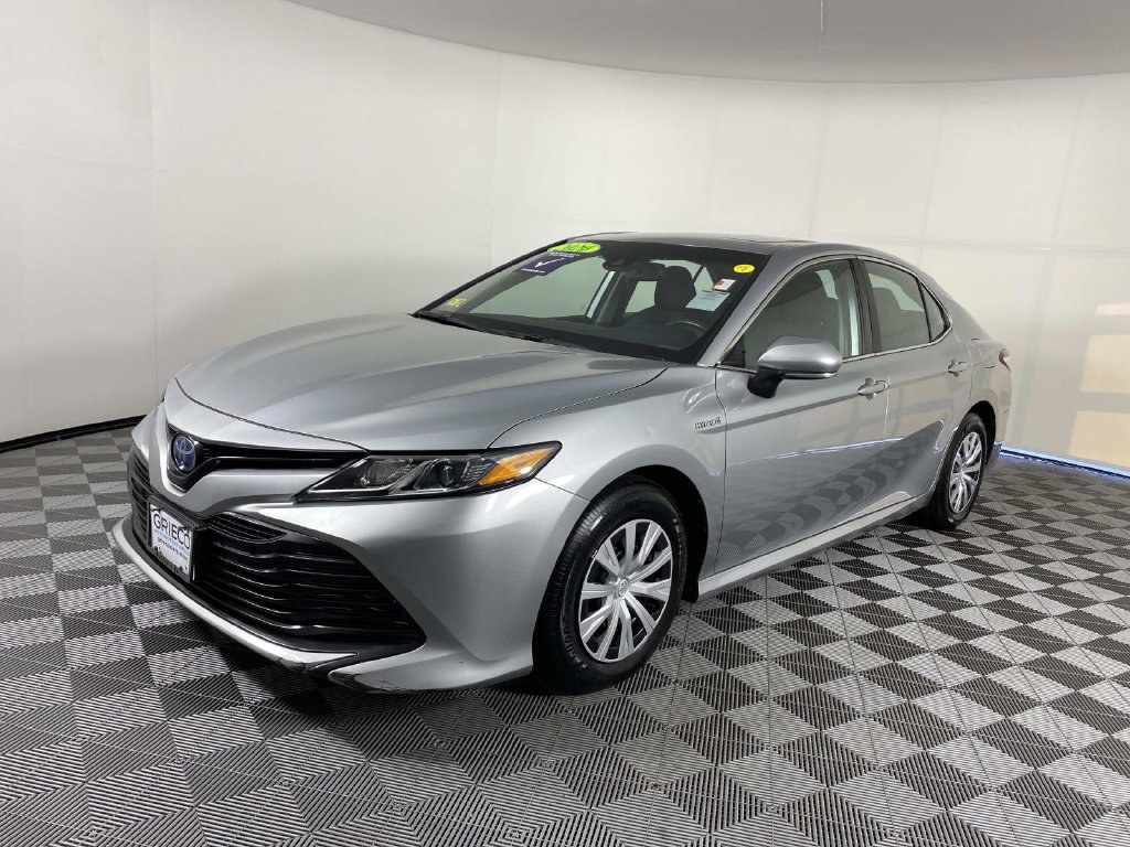 Used 2020 Toyota Camry LE w/ Sunroof Package FWD image 4