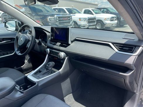 Used 2024 Toyota RAV4 XLE FWD image 18
