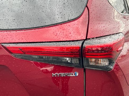 Used 2023 Toyota Highlander XLE image 17