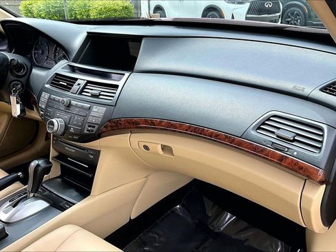 Used 2010 Honda Crosstour EX-L image 23
