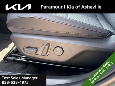 New 2026 Kia Niro EX FWD image 19