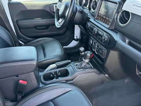 Used 2022 Jeep Wrangler Unlimited Sahara w/ Safety Group AWD/4WD image 20