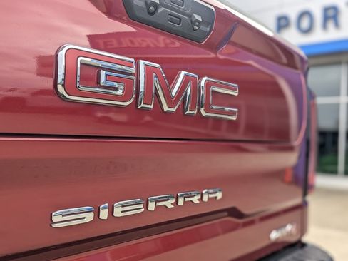 Used 2025 GMC Sierra 1500 AT4 w/ AT4 Premium Package image 10
