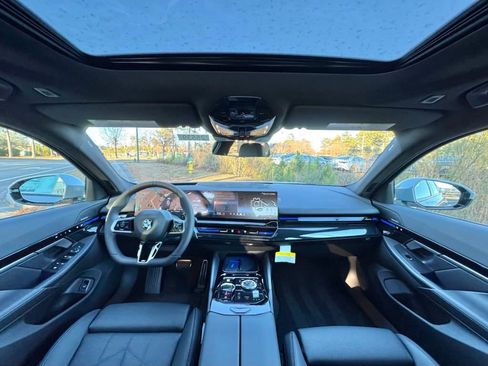 Used 2025 BMW 530i 530i w/ M Sport Package image 2