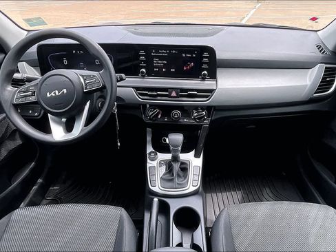 Certified 2026 Kia Seltos LX FWD image 8