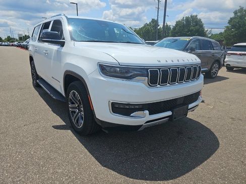 Used 2024 Jeep Wagoneer L Series II AWD/4WD image 1