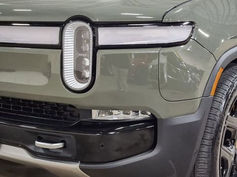 Used 2023 Rivian R1S Launch Edition image 10