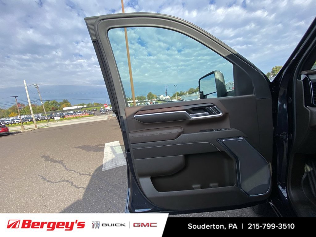 New 2026 GMC Sierra 3500 Denali w/ Denali Reserve Package AWD/4WD image 24