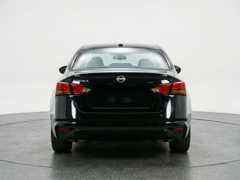 Used 2025 Nissan Altima 2.5 SV image 7