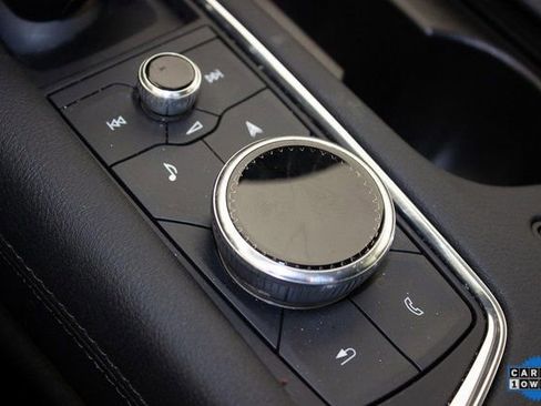 Used 2025 Cadillac XT5 Premium Luxury image 35