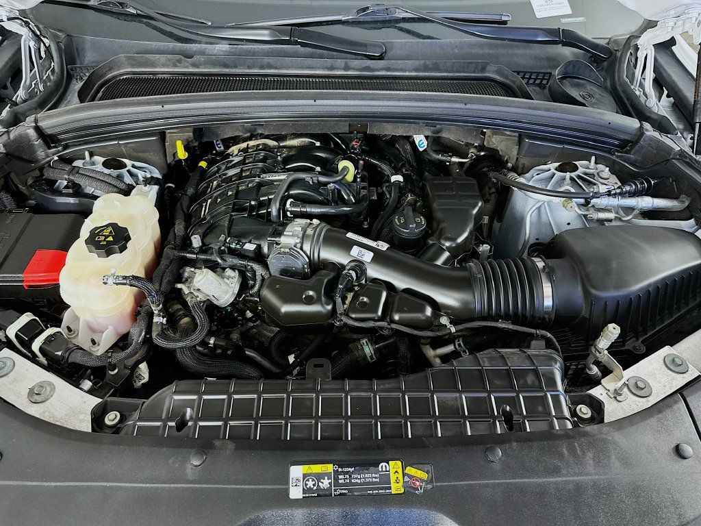 Used 2023 Jeep Grand Cherokee Altitude AWD/4WD image 36