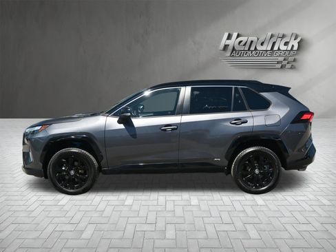 Used 2022 Toyota RAV4 XSE AWD/4WD image 7