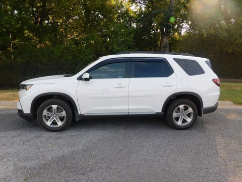 Certified 2025 Honda Pilot EX-L image 2