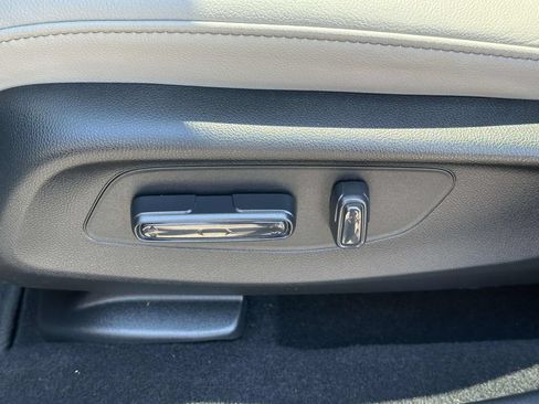 Used 2024 Honda HR-V EX-L image 15