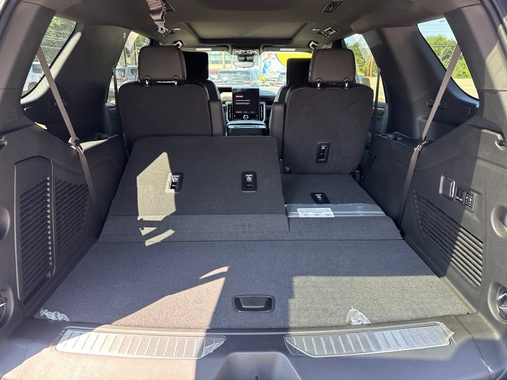 New 2026 GMC Yukon Denali w/ Denali Reserve Package AWD/4WD image 5
