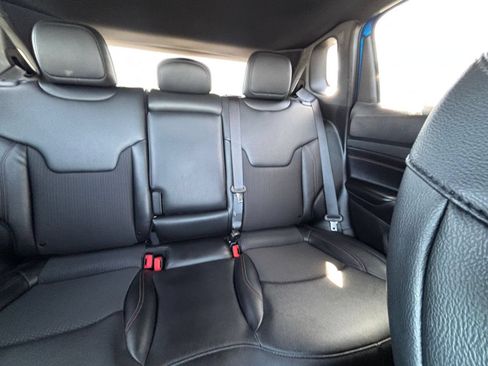 Used 2025 Jeep Compass Trailhawk AWD/4WD image 36