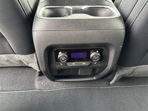 New 2026 Chevrolet Traverse RS image 38