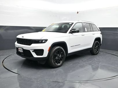 Used 2025 Jeep Grand Cherokee Altitude