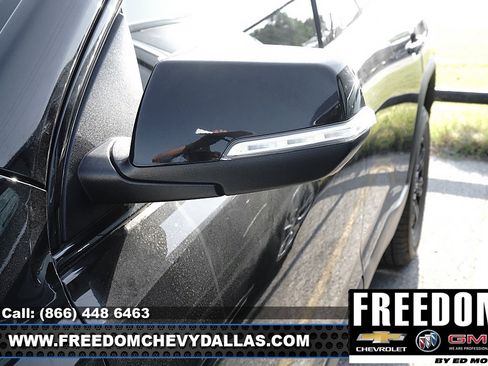 Certified 2023 GMC Acadia AT4 w/ Technology Package AWD/4WD image 7