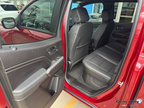 Used 2025 GMC Canyon Elevation w/ Convenience Package AWD/4WD image 9