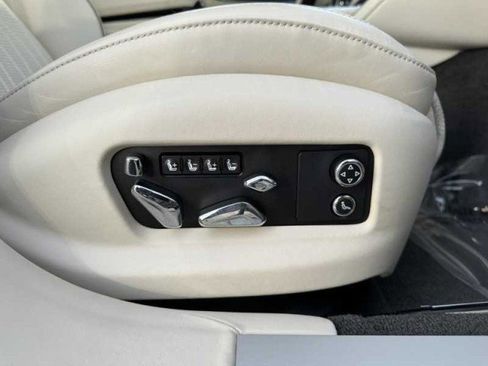Used 2022 Bentley Flying Spur W12 image 77