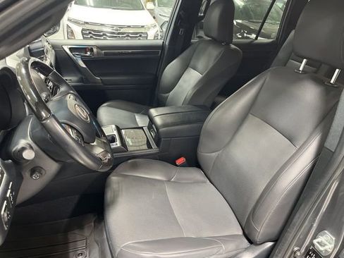 Used 2023 Lexus GX 460 Premium w/ Premium Plus Package image 11