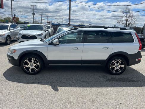 Used 2015 Volvo XC70 T6 w/ Proximity Package AWD/4WD image 2