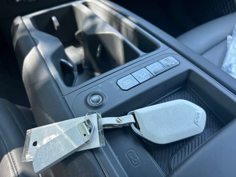 Used 2024 Kia EV9 Wind AWD/4WD image 16