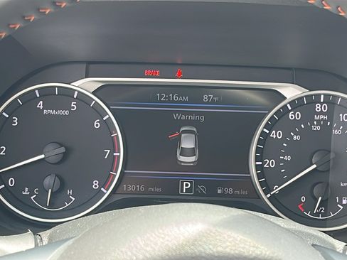 Used 2025 Nissan Sentra SR FWD image 14