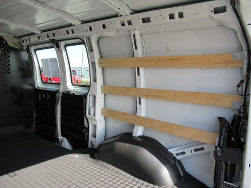 Used 2024 Chevrolet Express 2500 w/ Driver Convenience Package image 25