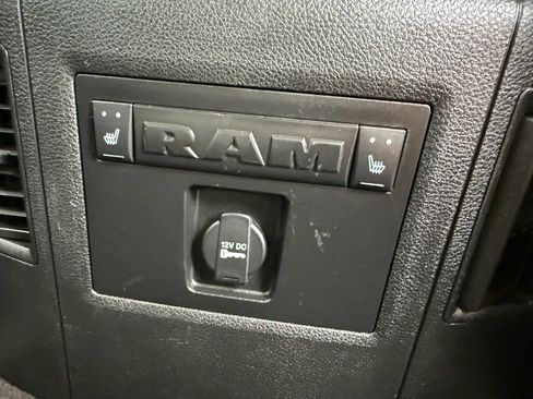 Used 2015 RAM 2500 Laramie w/ Protection Group image 21